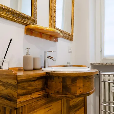 Casa Di Fantaye By Happyhostorino Apartment Turin