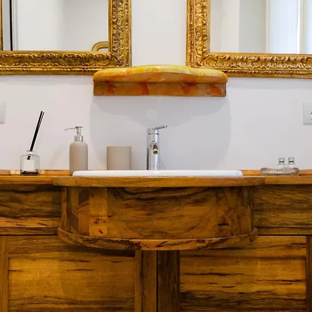 Casa Di Fantaye By Happyhostorino Turin